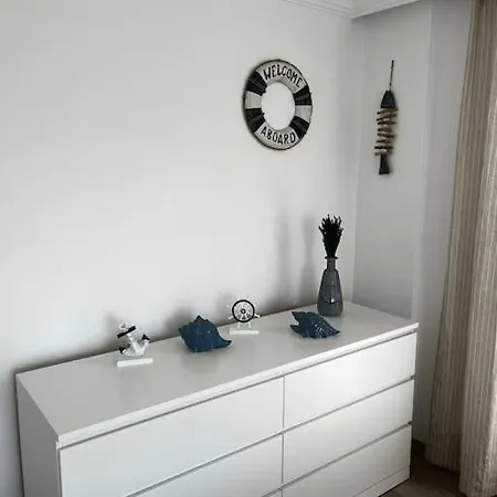 Short Walking Distance To The Famous Ladies Beach Holiday home *