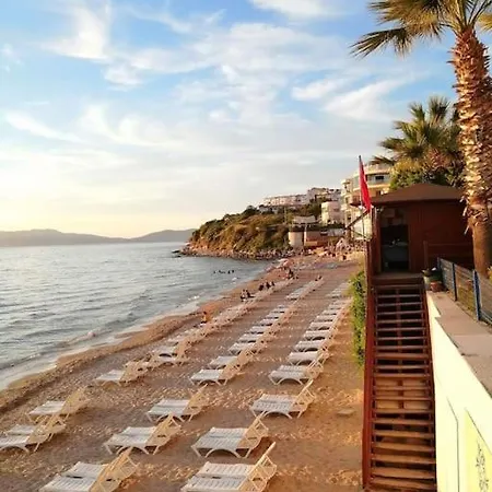 Short Walking Distance To The Famous Ladies Beach Holiday home Kusadasi
